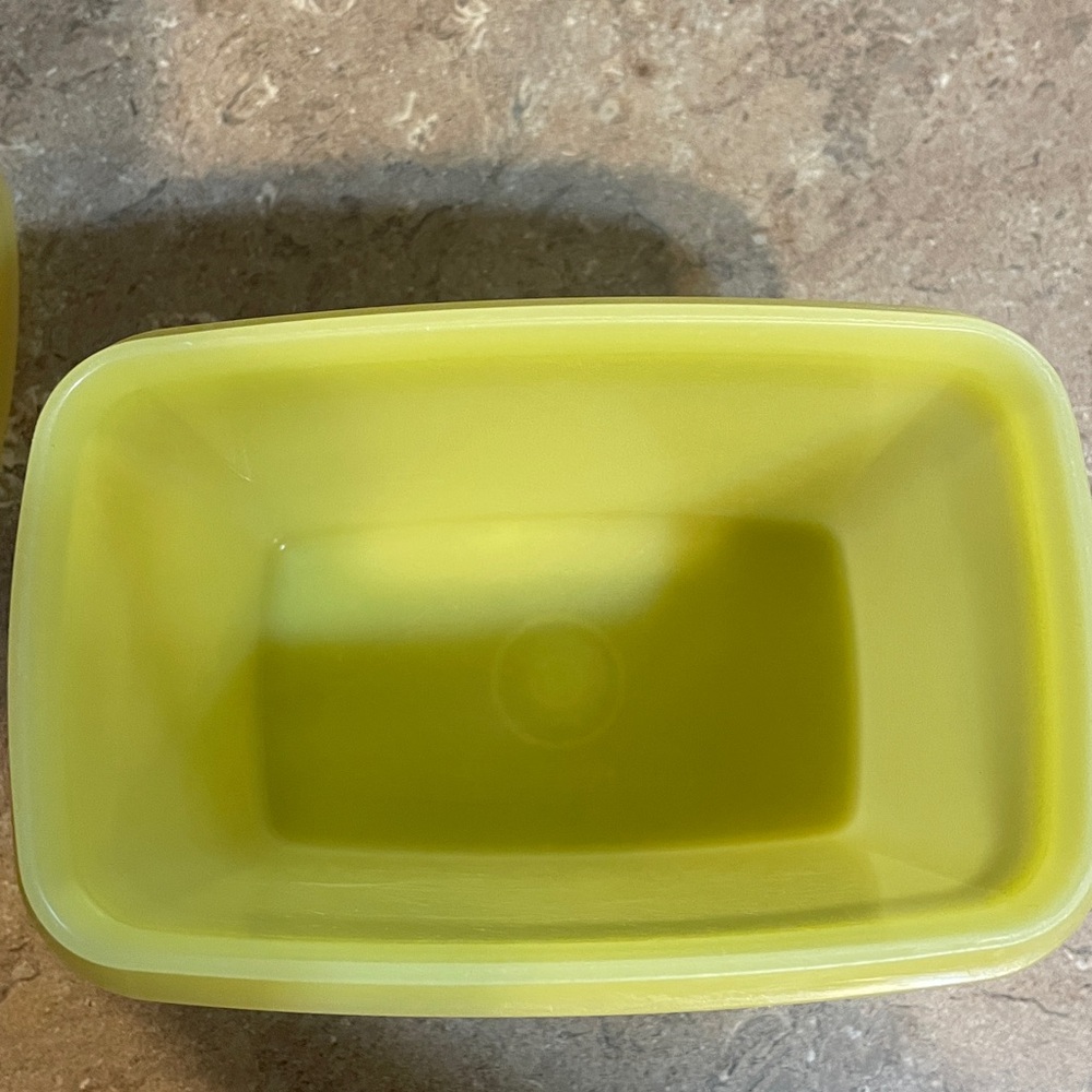 Tupperware Vintage Yellow Storage Container - Picture 3 of 7